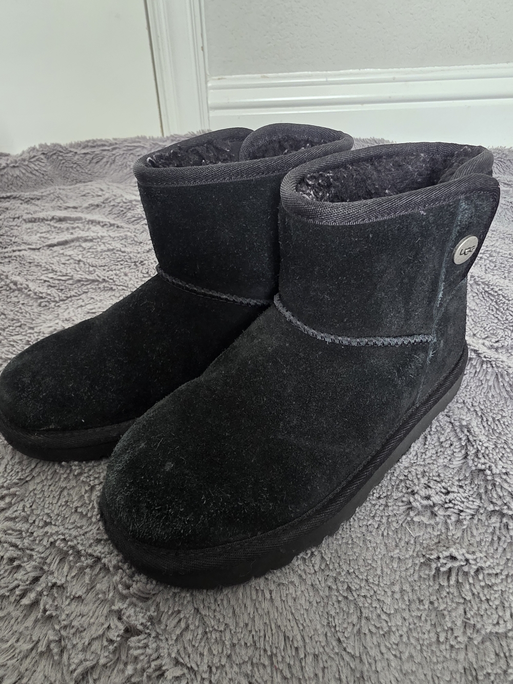UGG Black Short Suede Shearling Boots